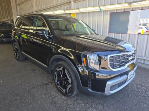 Used 2023 Kia Telluride S w/ S Sunroof Package AWD/4WD image 2
