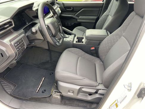 Used 2025 Toyota Tacoma SR5 RWD image 22