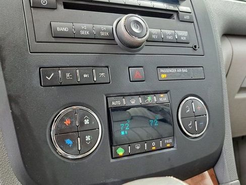 Used 2010 Buick Enclave CXL image 15