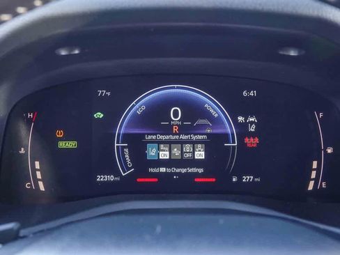 Used 2025 Toyota Camry SE image 23