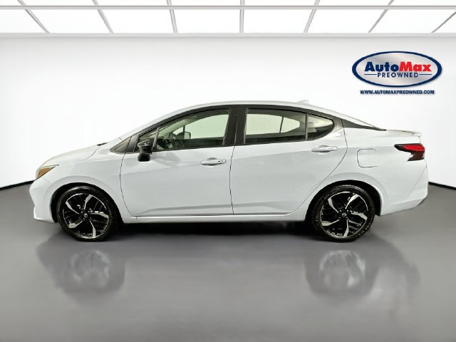 Used 2024 Nissan Versa SR FWD image 9