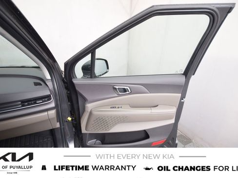 New 2026 Kia Carnival EX image 15