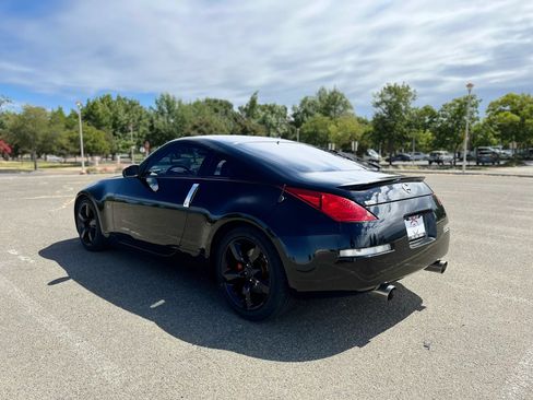 Used 2005 Nissan 350Z 35th Anniversary Edition w/ (N93) Cargo Convenience Pkg RWD image 8