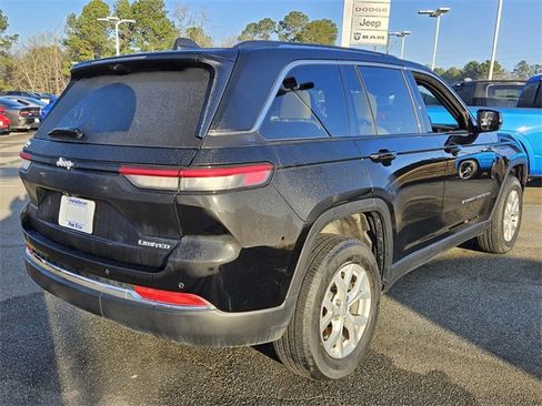 Used 2023 Jeep Grand Cherokee Limited w/ Luxury Tech Group II image 11