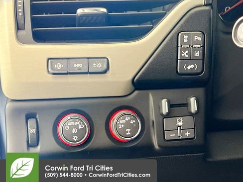 Used 2015 GMC Yukon Denali w/ Premium Package image 21