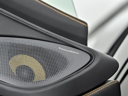 Used 2019 McLaren 600LT RWD image 17