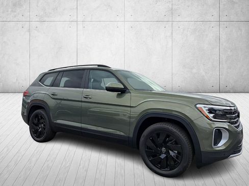 New 2026 Volkswagen Atlas SE image 3