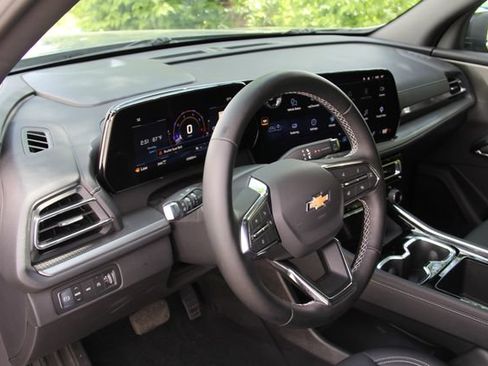 Used 2026 Chevrolet Traverse LT w/ Driver Confidence Package AWD/4WD image 19