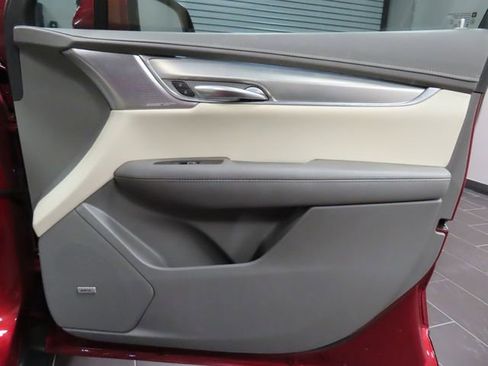 Certified 2023 Cadillac XT5 Premium Luxury image 10