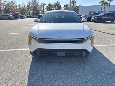 Used 2025 Kia K4 LXS image 8