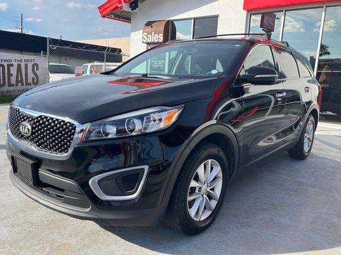 Used 2016 Kia Sorento FWD w/ LX Convenience Package image 4
