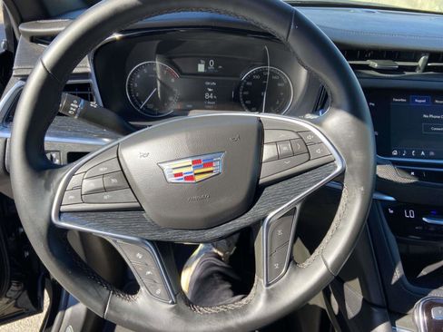 Used 2025 Cadillac XT5 Premium Luxury image 24