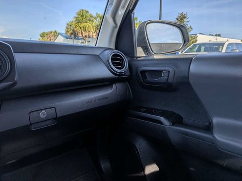 Used 2021 Toyota Tacoma SR RWD image 14