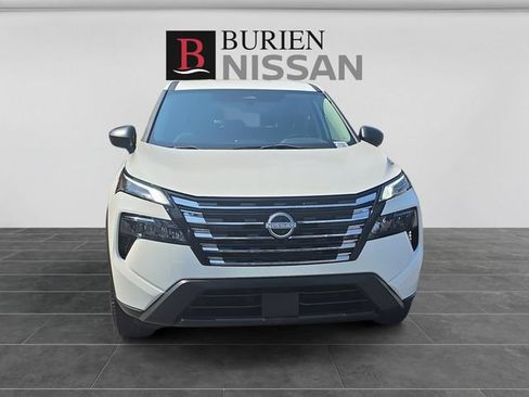 Used 2024 Nissan Rogue S FWD image 8
