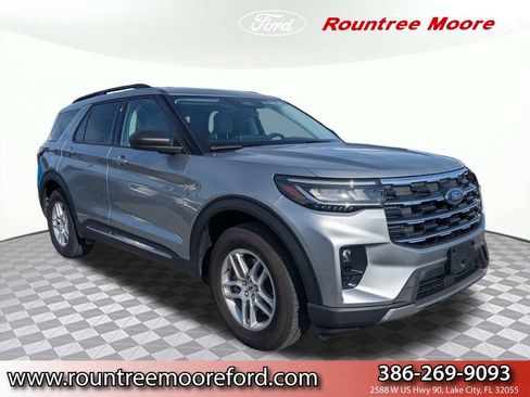 Used 2025 Ford Explorer Active w/ Active Comfort Package RWD image 1