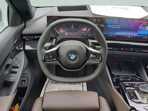 New 2025 BMW 530i w/ Premium Package image 15