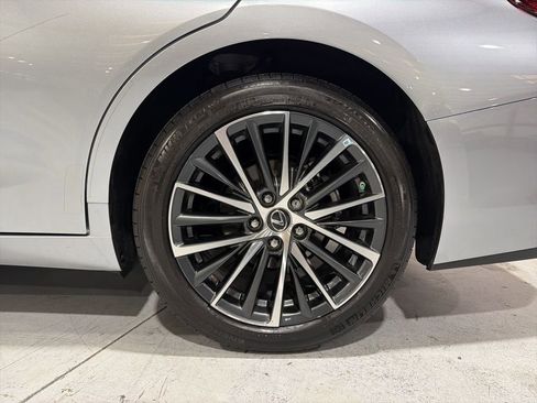 Used 2024 Lexus ES 350 w/ Premium Package image 40
