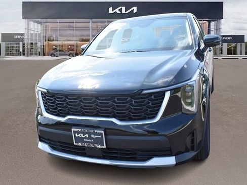 New 2025 Kia Sorento LX image 8