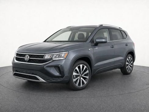 Used 2024 Volkswagen Taos SE FWD image 8