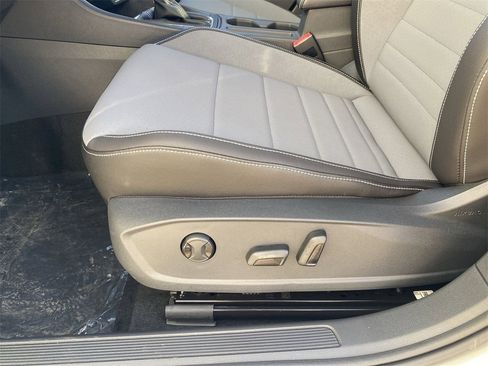 New 2026 Volkswagen Jetta SE image 16