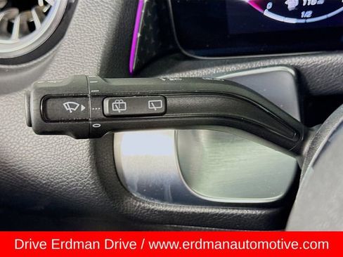 Used 2024 Mercedes-Benz GLB 250 4MATIC image 15