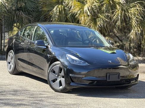 Used 2023 Tesla Model 3 Standard Range image 7