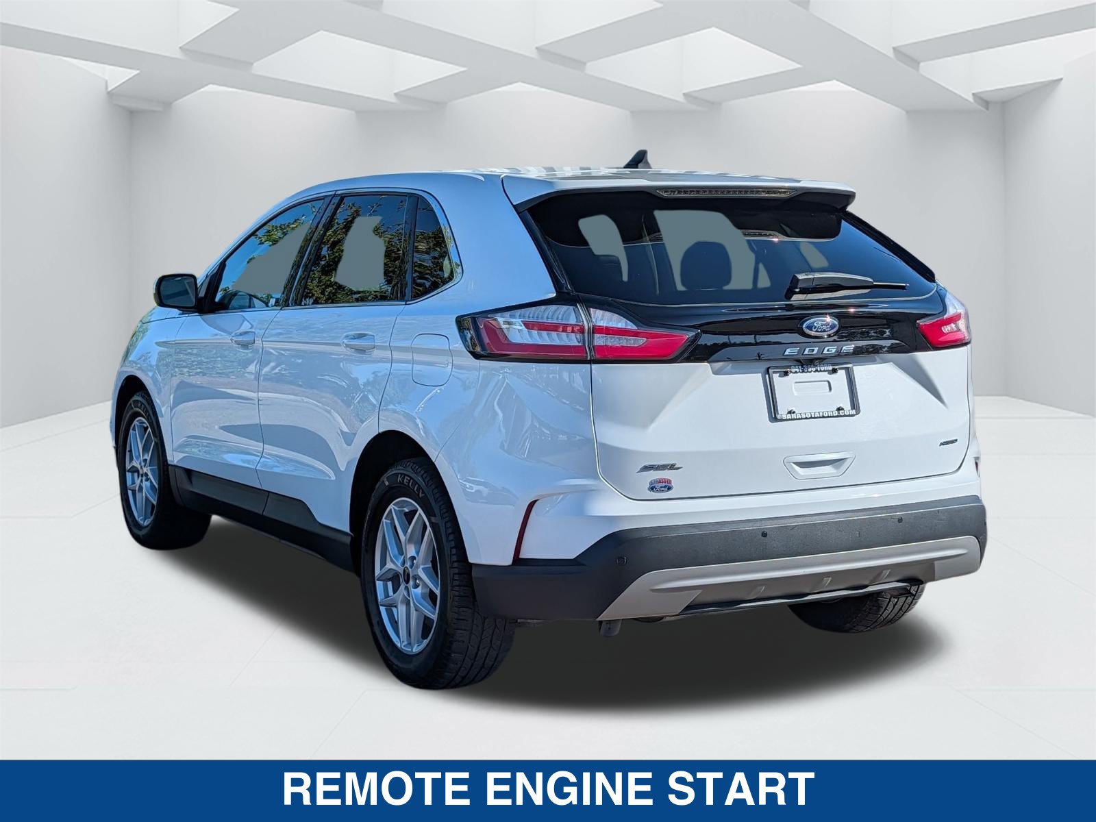 Used 2023 Ford Edge SEL AWD/4WD image 7
