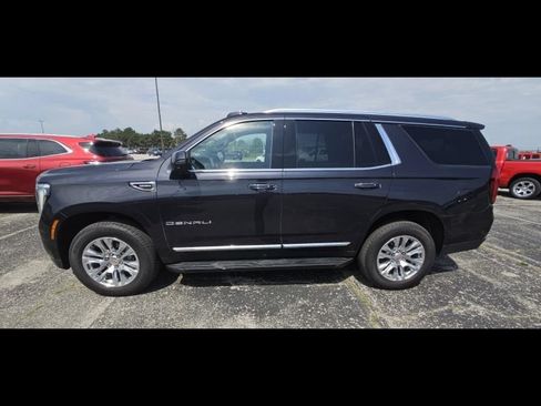 Used 2025 GMC Yukon Denali w/ Advanced Technology Package AWD/4WD image 2