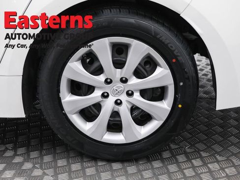 Used 2022 Toyota Corolla LE image 33