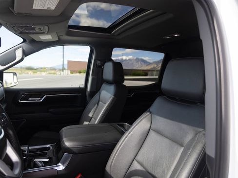 Used 2023 GMC Sierra 1500 SLT w/ SLT Premium Package image 18