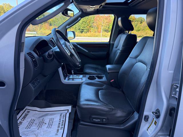 Used 2012 Nissan Pathfinder LE AWD/4WD image 11