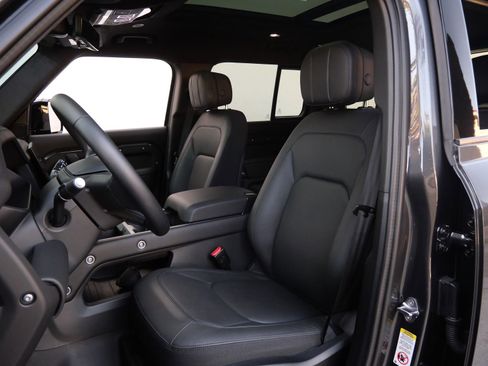 Used 2025 Land Rover Defender 110 X image 14