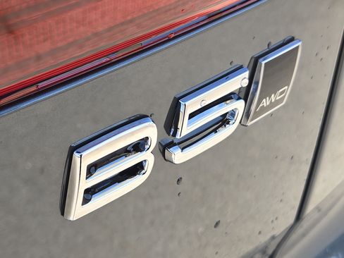 New 2026 Volvo XC60 B5 Ultra w/ Climate Package image 14