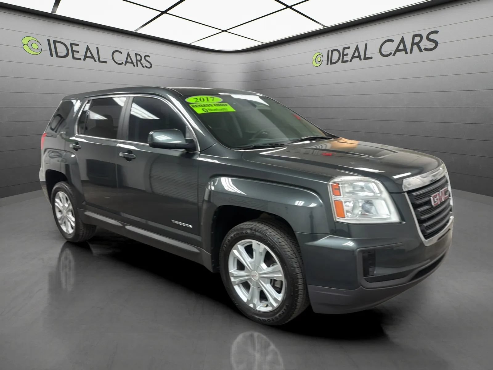 Used 2017 GMC Terrain SLE FWD image 3