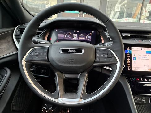New 2026 Jeep Grand Cherokee Altitude AWD/4WD image 15