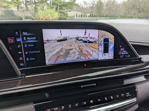 Used 2022 Cadillac Escalade ESV Premium Luxury Platinum w/ Heavy-Duty Trailer Package image 17