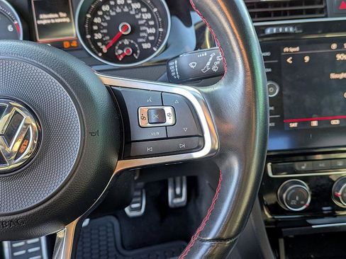 Used 2020 Volkswagen GTI SE image 19