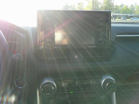 Used 2022 Toyota RAV4 XLE image 20