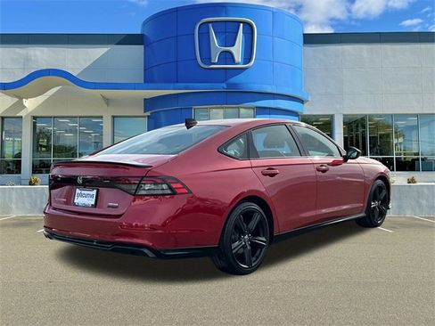 Used 2023 Honda Accord Sport image 2