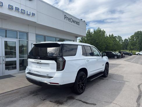Used 2025 Chevrolet Tahoe LT AWD/4WD image 3