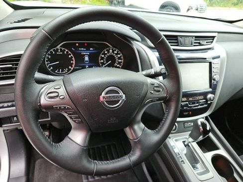 Used 2020 Nissan Murano SV image 16