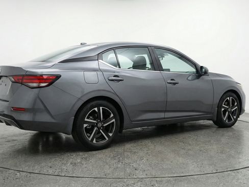 Used 2025 Nissan Sentra SV FWD image 9