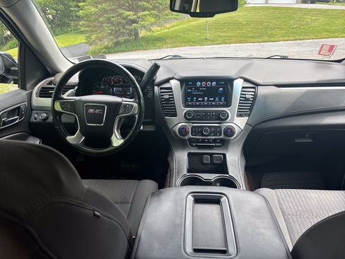 Used 2018 GMC Yukon SLE w/ SLE Value Package AWD/4WD image 15