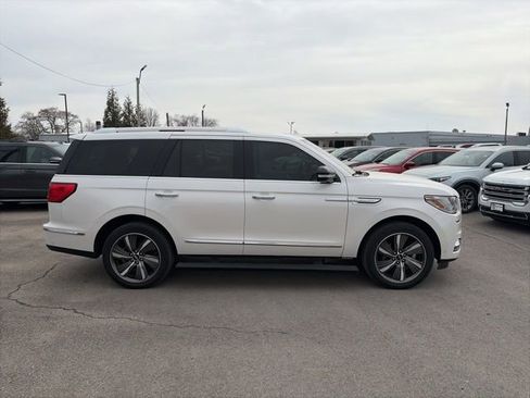 Used 2019 Lincoln Navigator Reserve AWD/4WD image 7