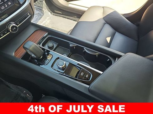 Used 2025 Volvo V60 B5 Cross Country Plus AWD/4WD image 25
