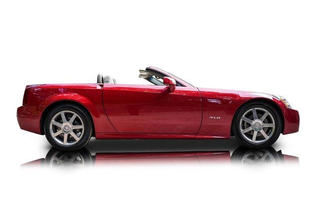Used 2004 Cadillac XLR RWD image 2