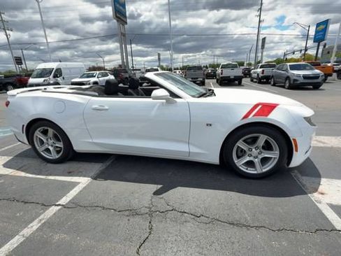 Used 2023 Chevrolet Camaro LT w/ Technology Package RWD image 9