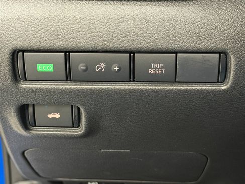 Used 2024 Nissan Sentra SV FWD image 16