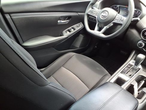 Used 2025 Nissan Sentra SV FWD image 18