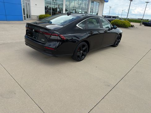 Used 2023 Honda Accord Sport image 5